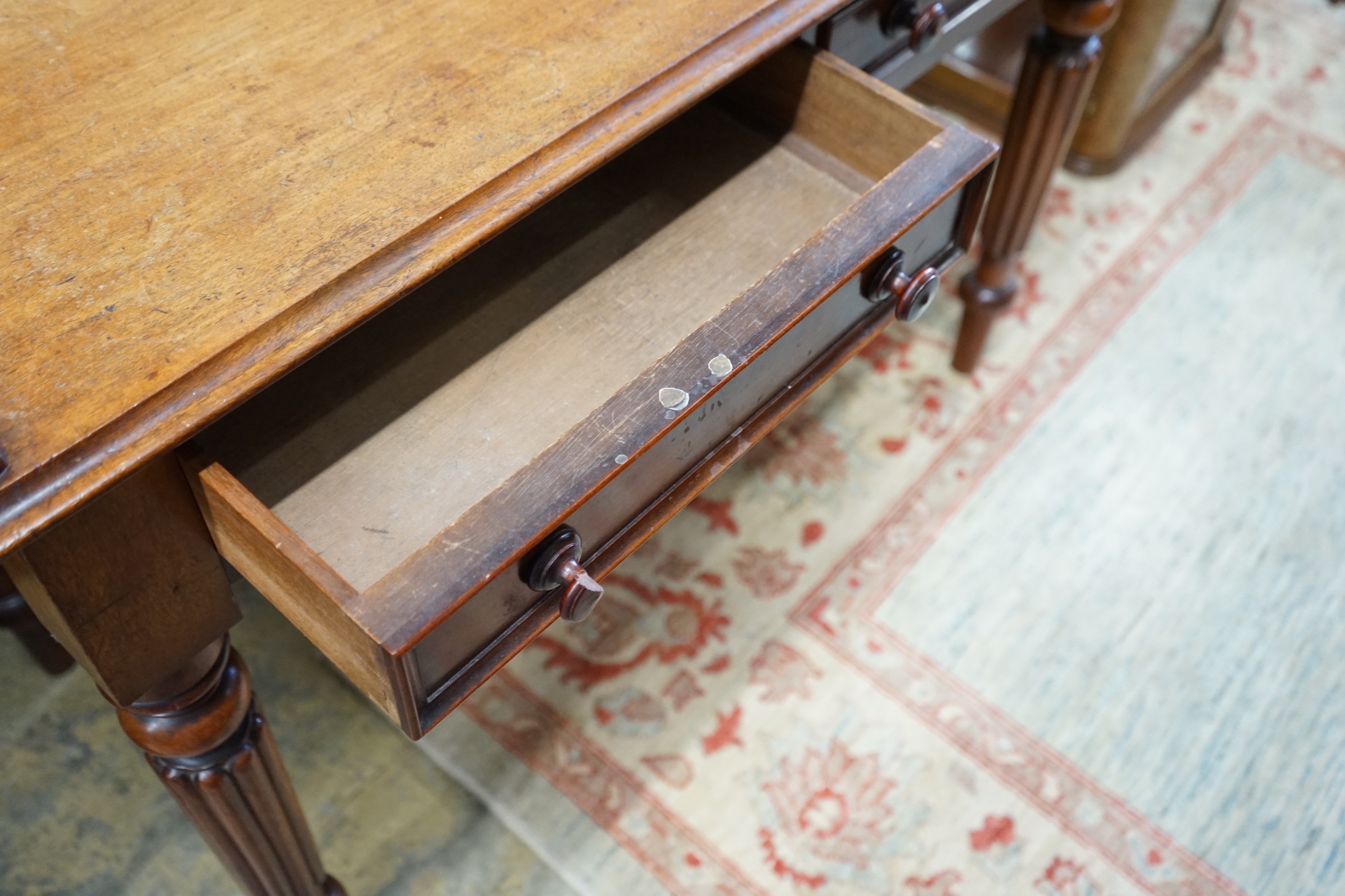 A Victorian mahogany washstand, width 107cm, depth 53cm, height 86cm